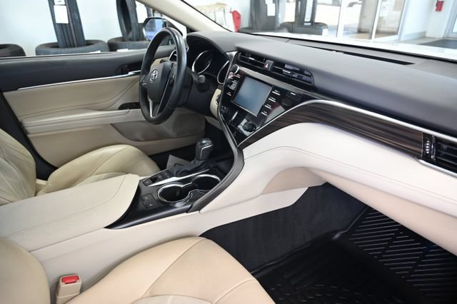 Used 2018 Toyota Camry XLE FWD image 14