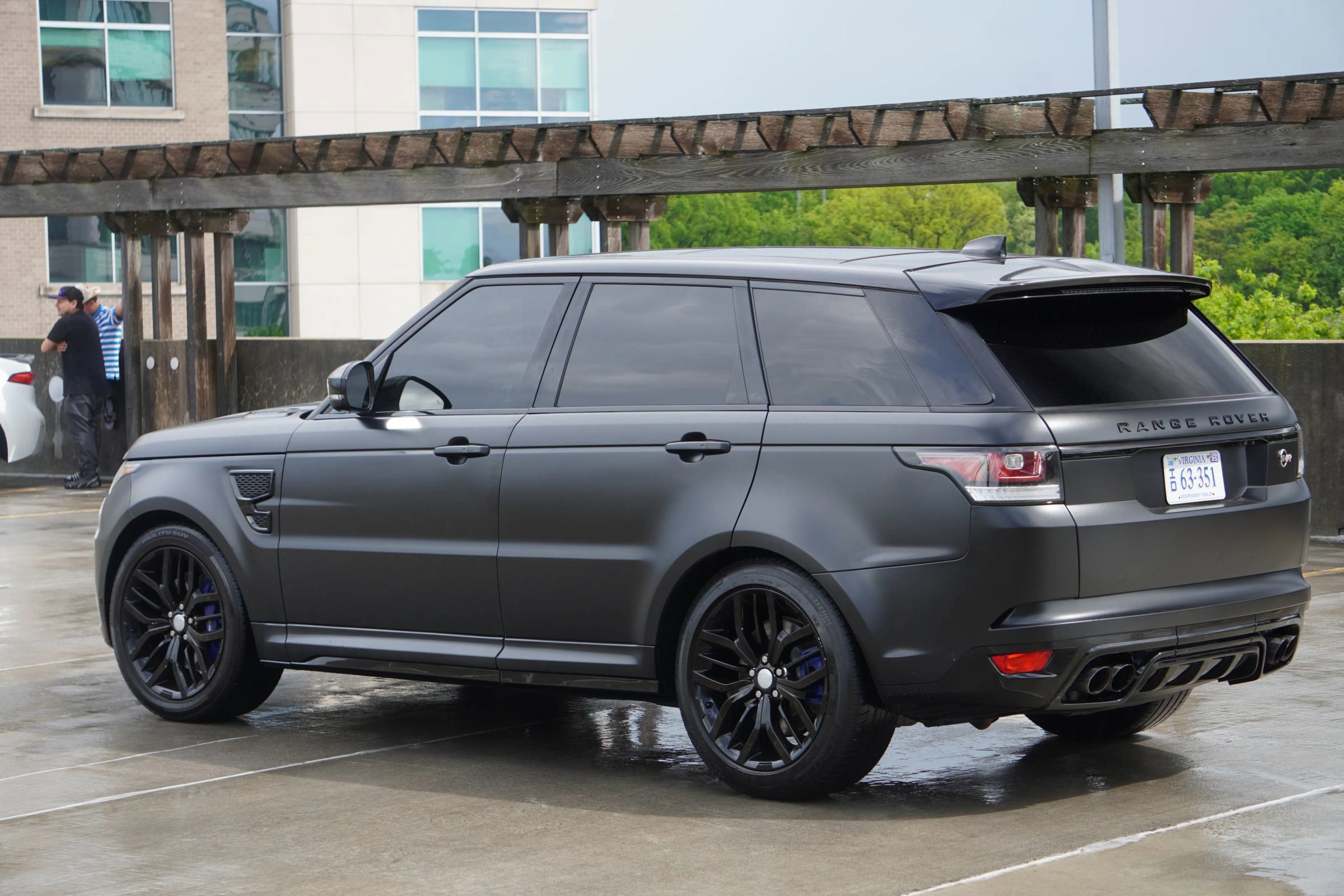 Used 2017 Land Rover Range Rover Sport SVR image 3