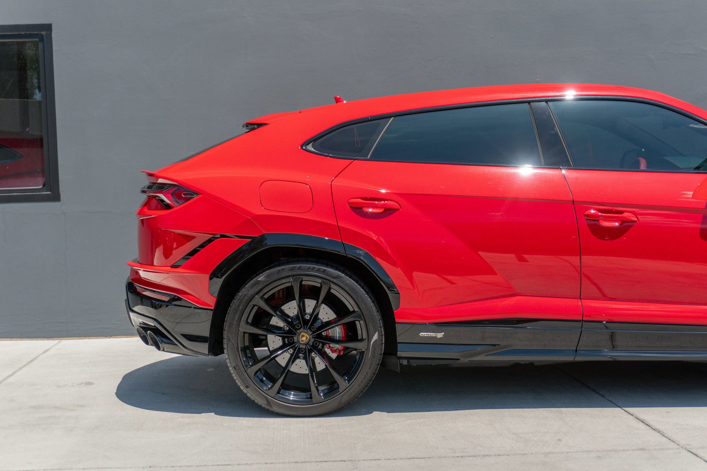 Used 2024 Lamborghini Urus S AWD/4WD image 35