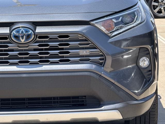 Used 2020 Toyota RAV4 Limited AWD/4WD image 9