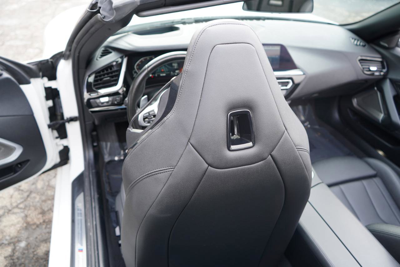 Used 2023 BMW Z4 sDrive30i w/ Premium Package image 37