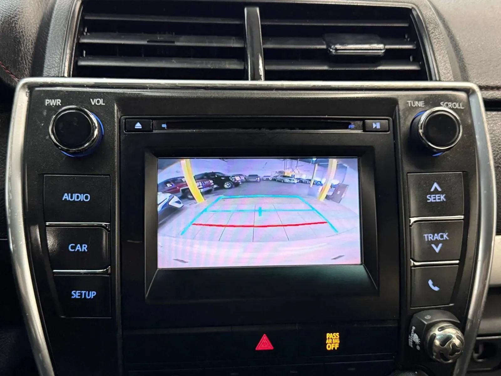 Used 2017 Toyota Camry SE FWD image 17