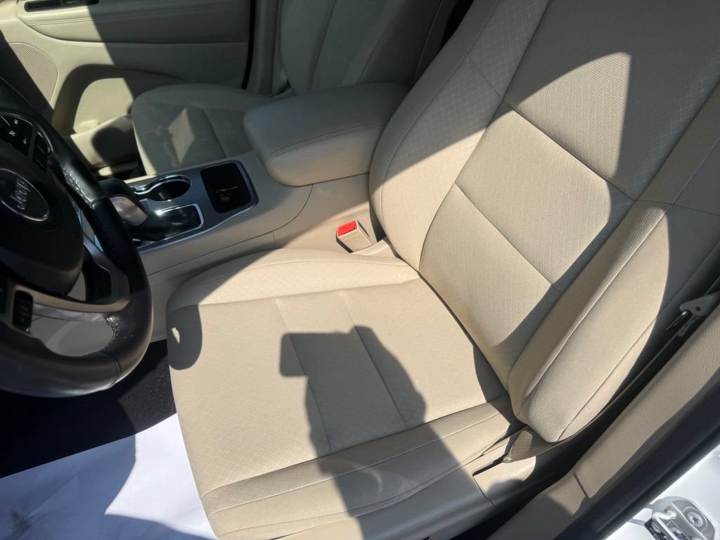 Certified 2022 Jeep Grand Cherokee Laredo E AWD/4WD image 15