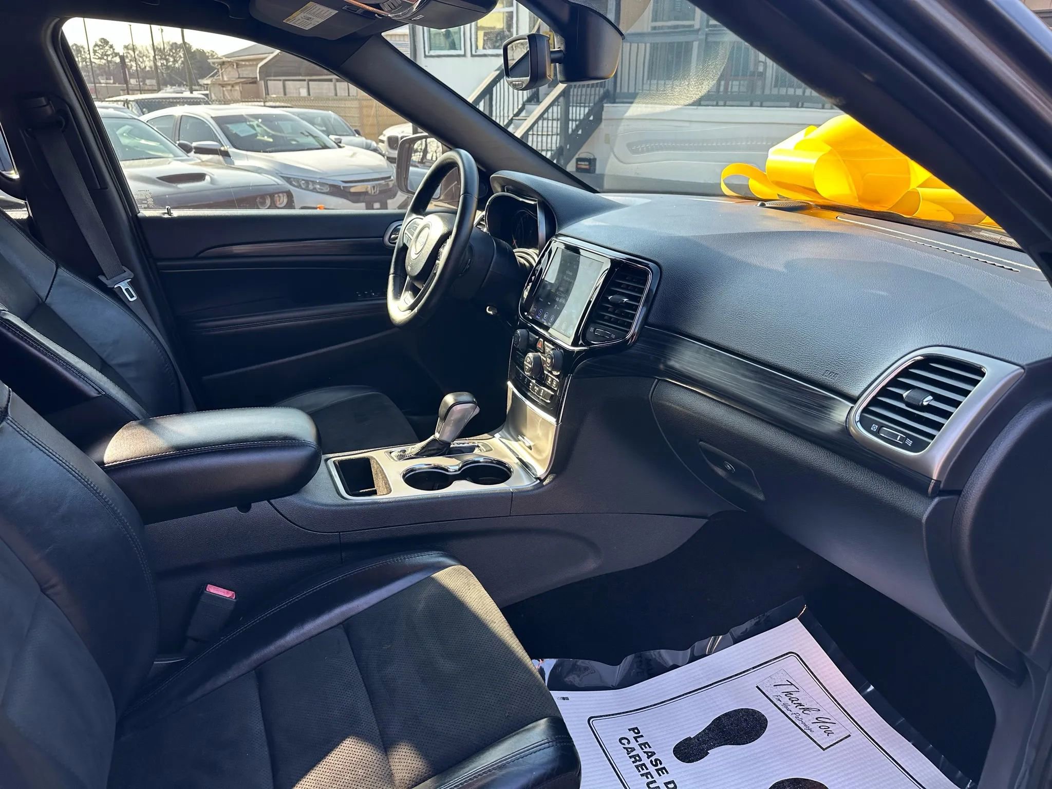 Used 2019 Jeep Grand Cherokee Laredo w/ Laredo X Package image 12