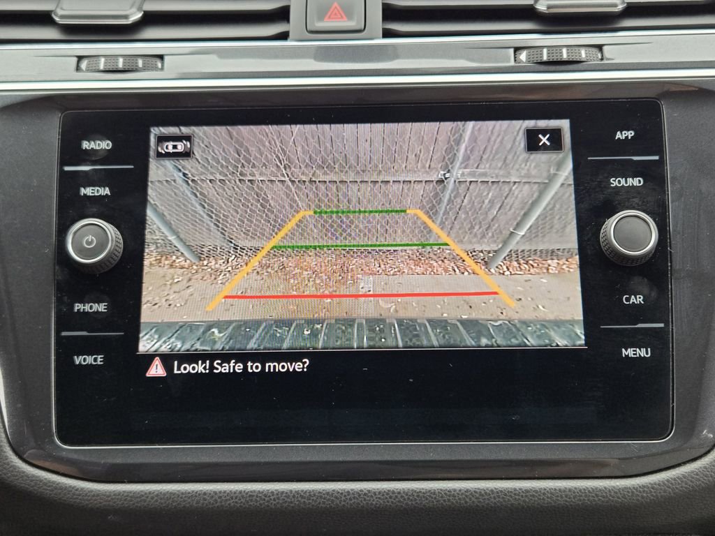 Used 2021 Volkswagen Tiguan SE R-Line image 23