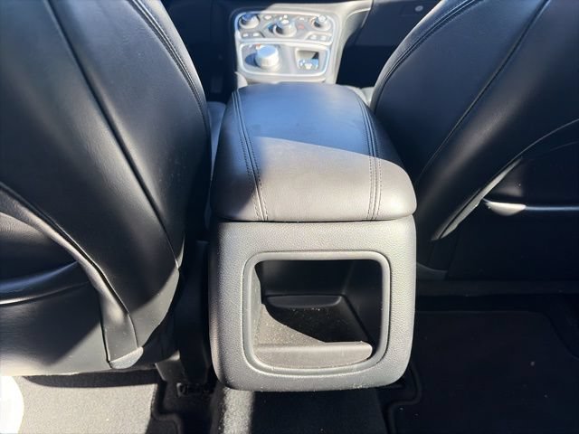 Used 2017 Chrysler 200 Limited Platinum FWD image 13