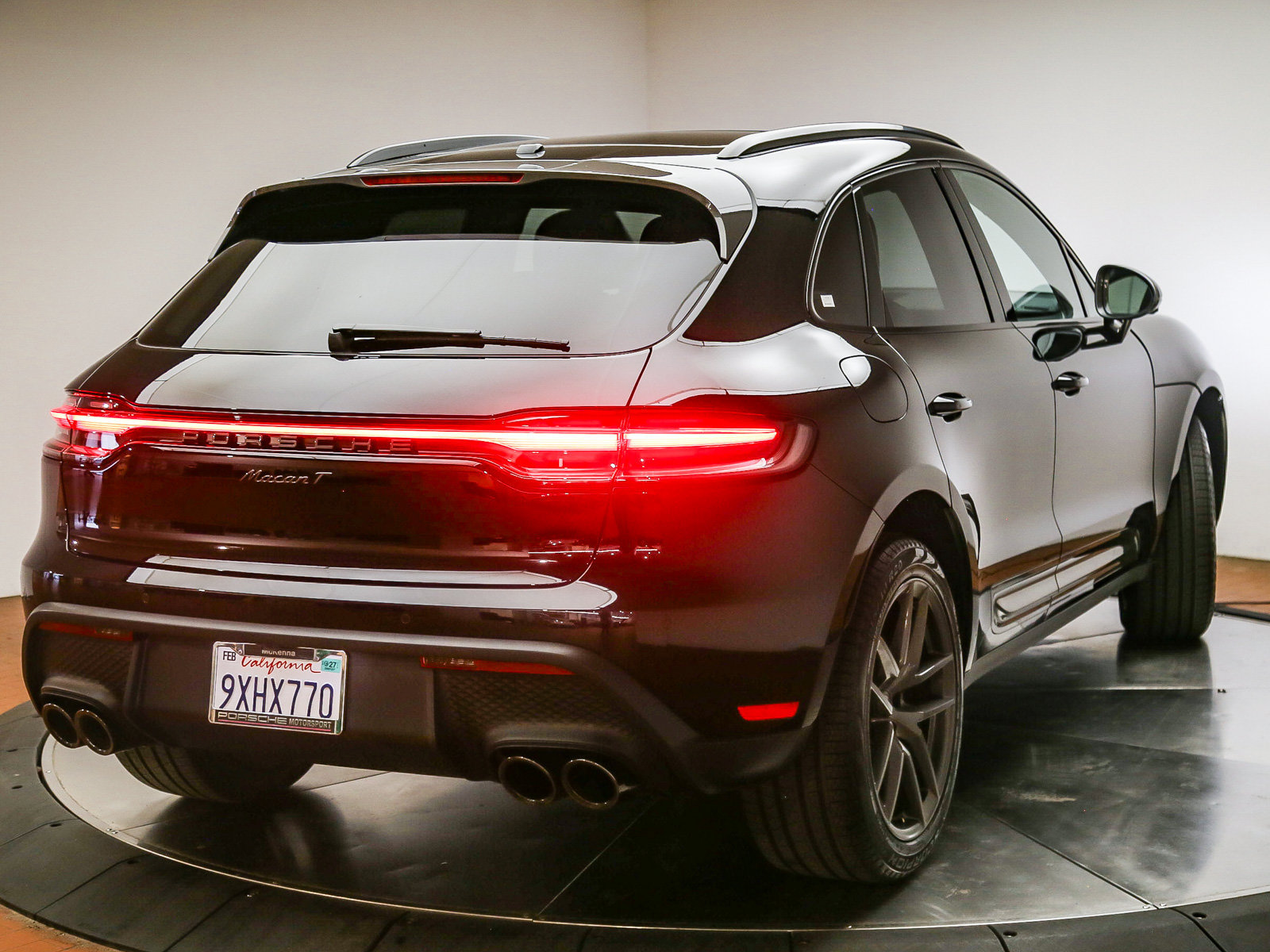 Certified 2026 Porsche Macan Turbo AWD/4WD image 7