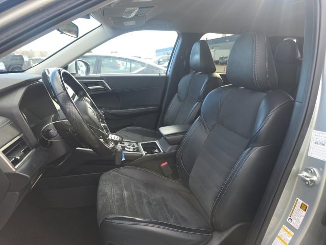 Used 2024 Mitsubishi Outlander SE image 9