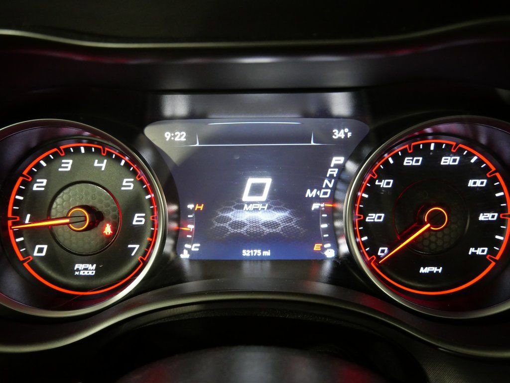 Used 2019 Dodge Charger SXT w/ Leather Interior Group image 15