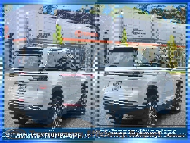 Used 2023 Jeep Grand Cherokee 4WD 4xe w/ MOPAR Finishing Package image 6