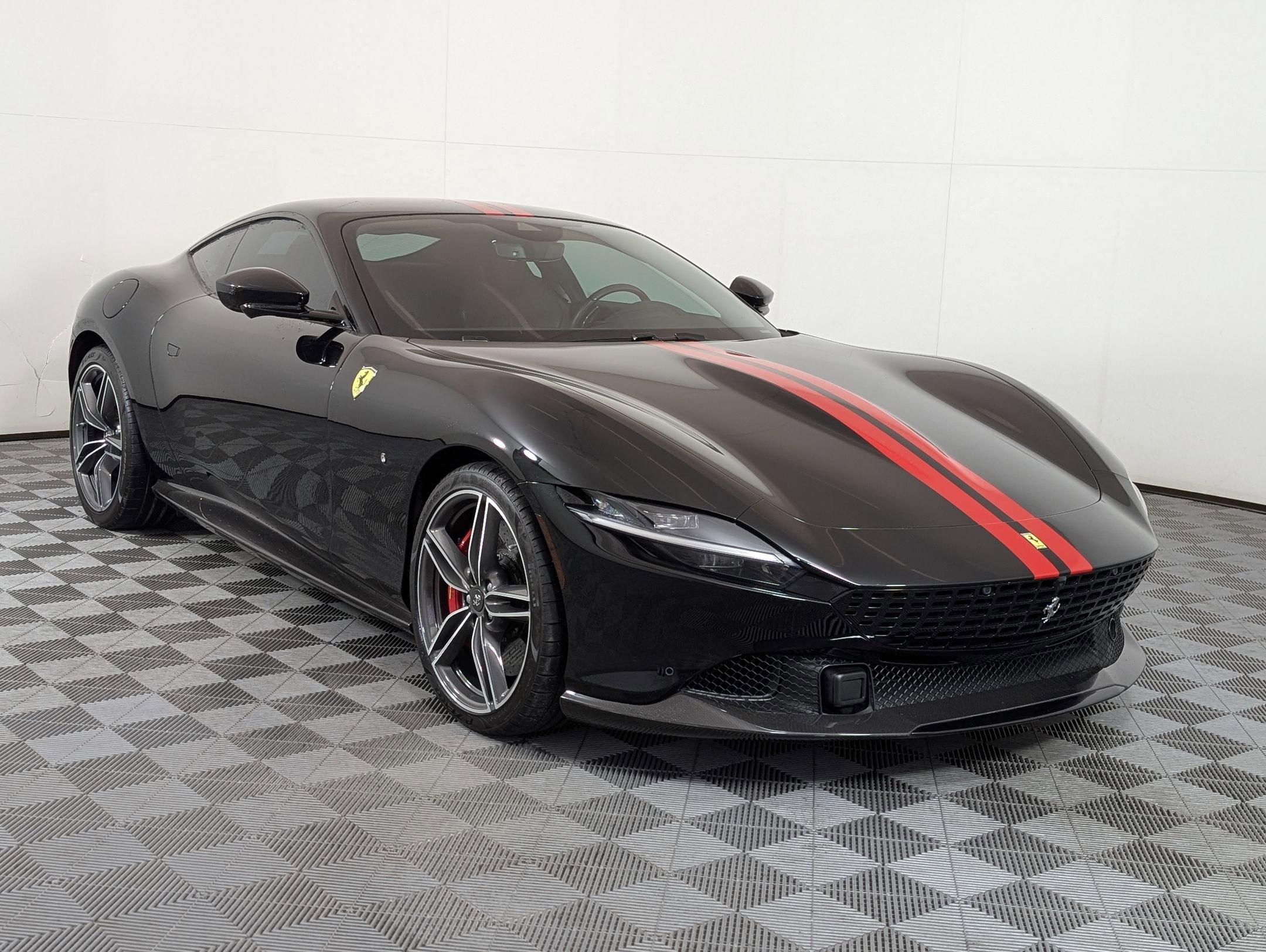 Used 2022 Ferrari Roma Coupe image 8