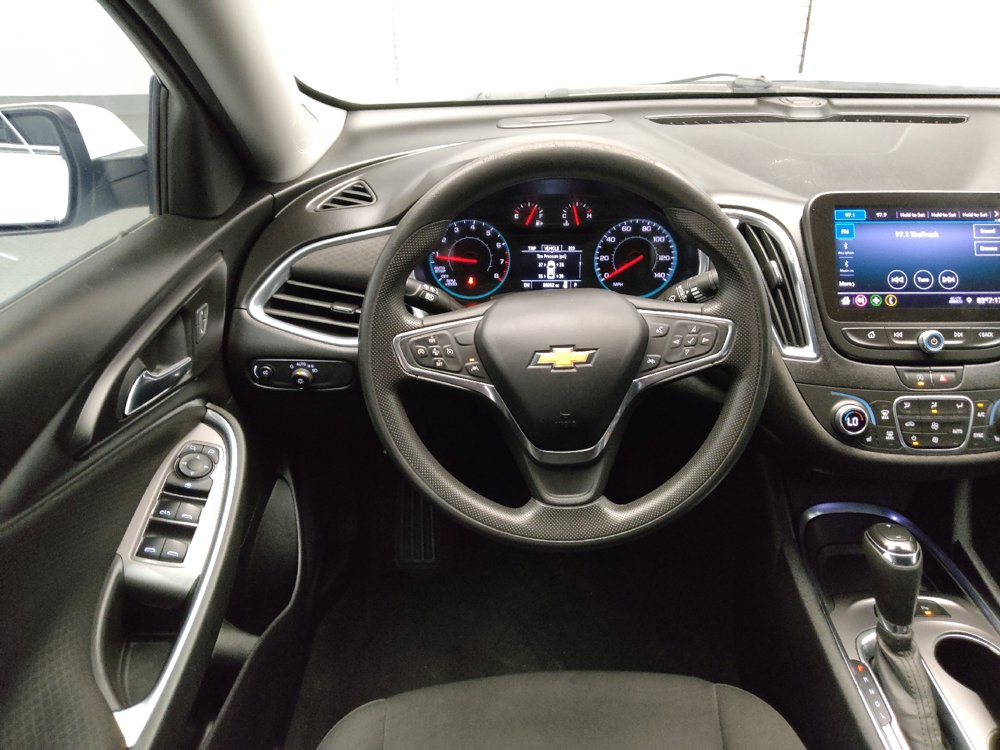 Used 2020 Chevrolet Malibu LT FWD image 22