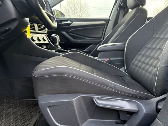 Used 2022 Volkswagen Jetta Sport image 27