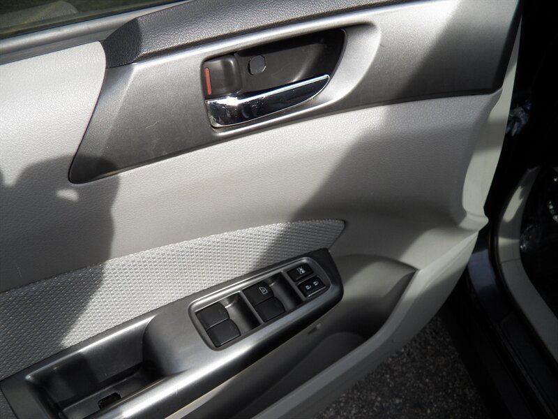 Used 2012 Subaru Forester 2.5X Premium w/ All-Weather Pkg AWD/4WD image 15