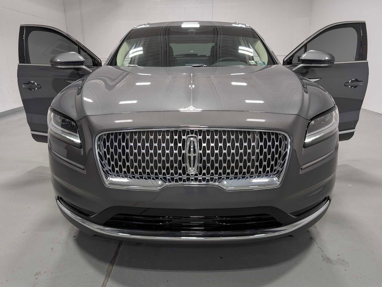 Certified 2023 Lincoln Nautilus AWD w/ Premium Package image 15