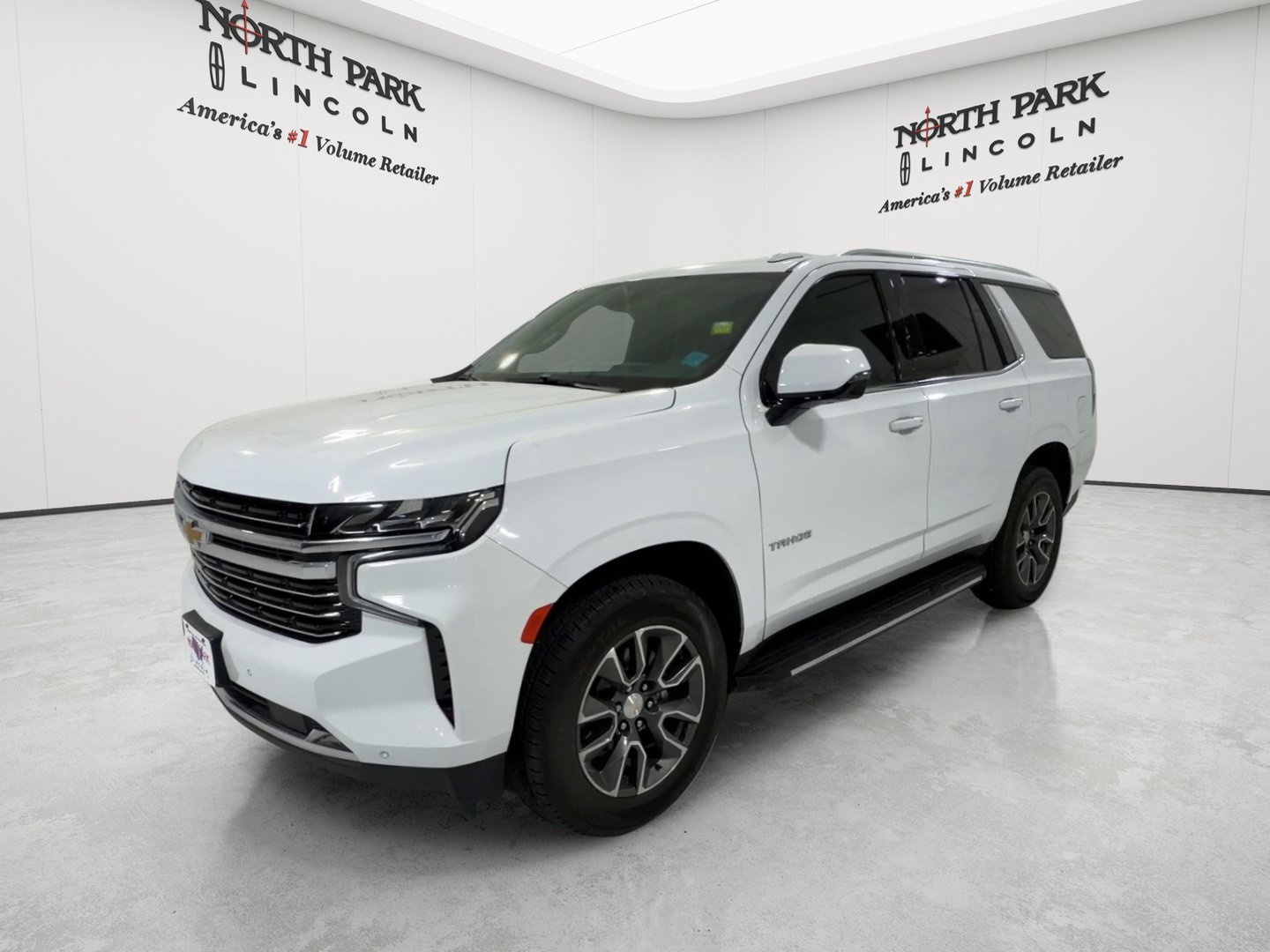 Used 2023 Chevrolet Tahoe LT w/ Luxury Package RWD image 1