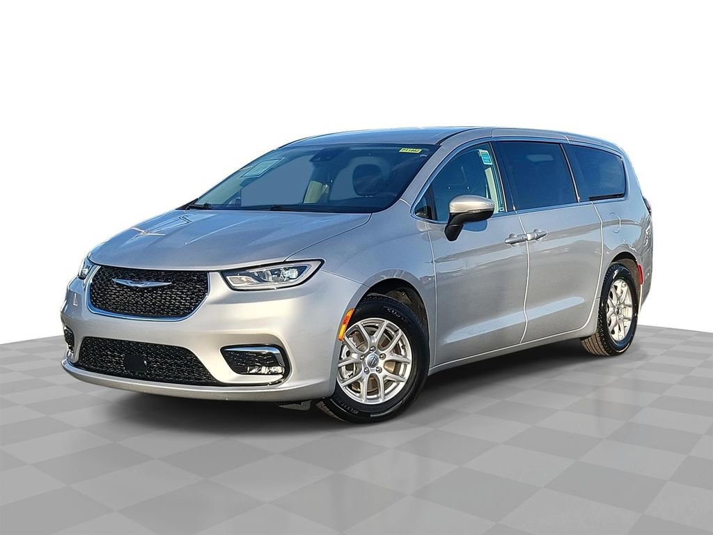 Used 2023 Chrysler Pacifica Touring-L FWD image 1