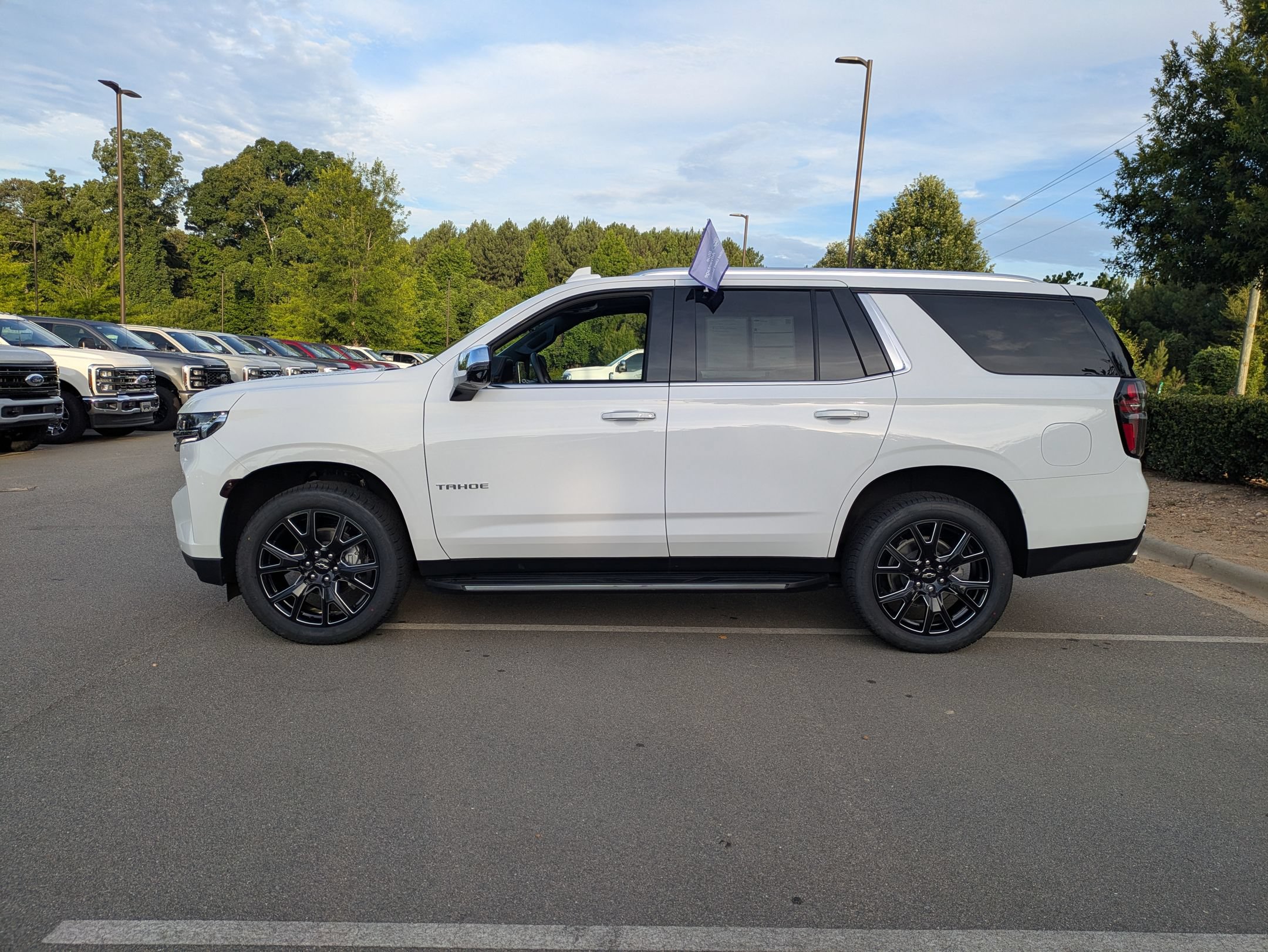 Used 2024 Chevrolet Tahoe Premier AWD/4WD image 7