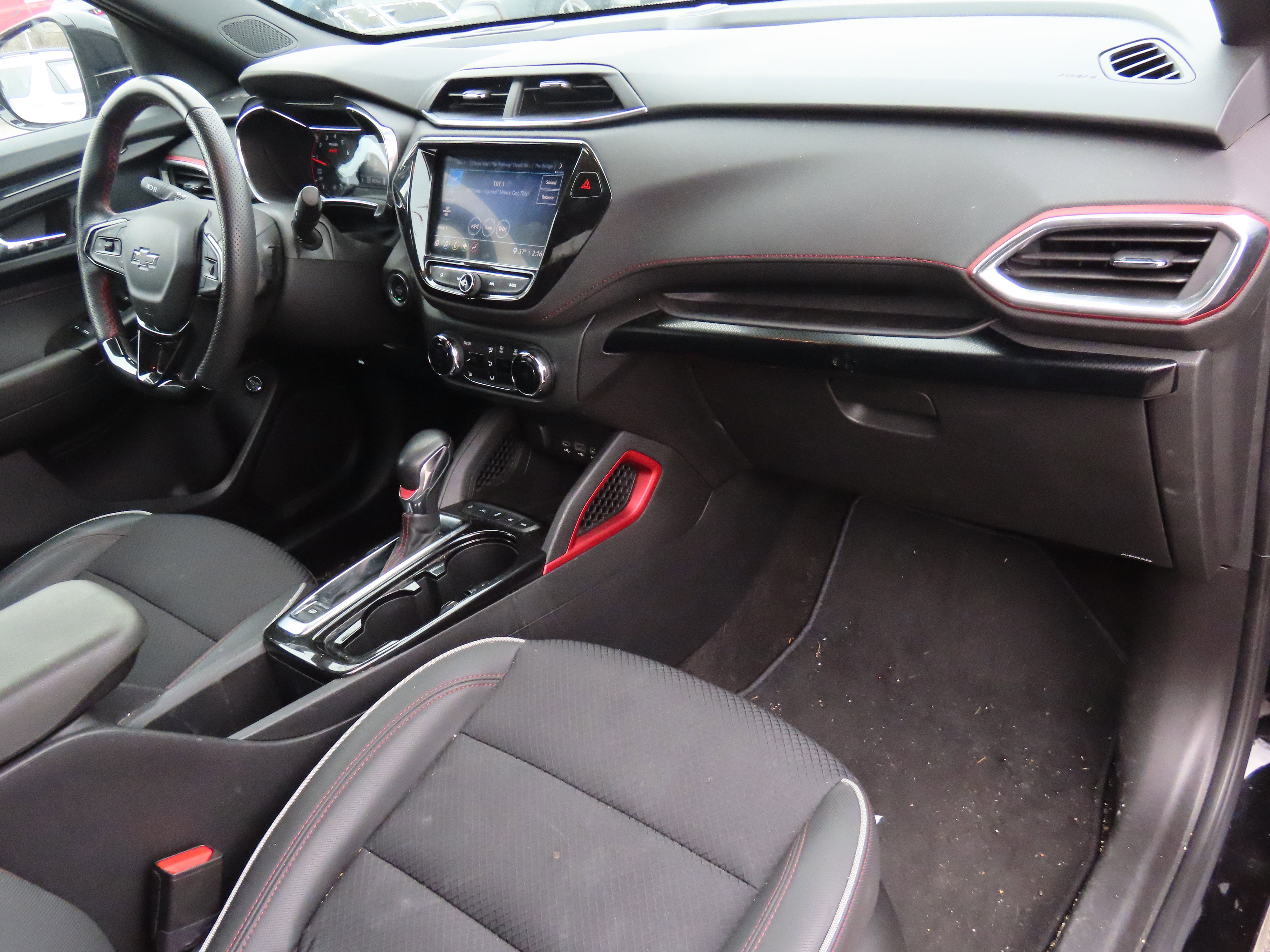 Used 2023 Chevrolet TrailBlazer RS w/ Sun and Liftgate Package AWD/4WD image 10