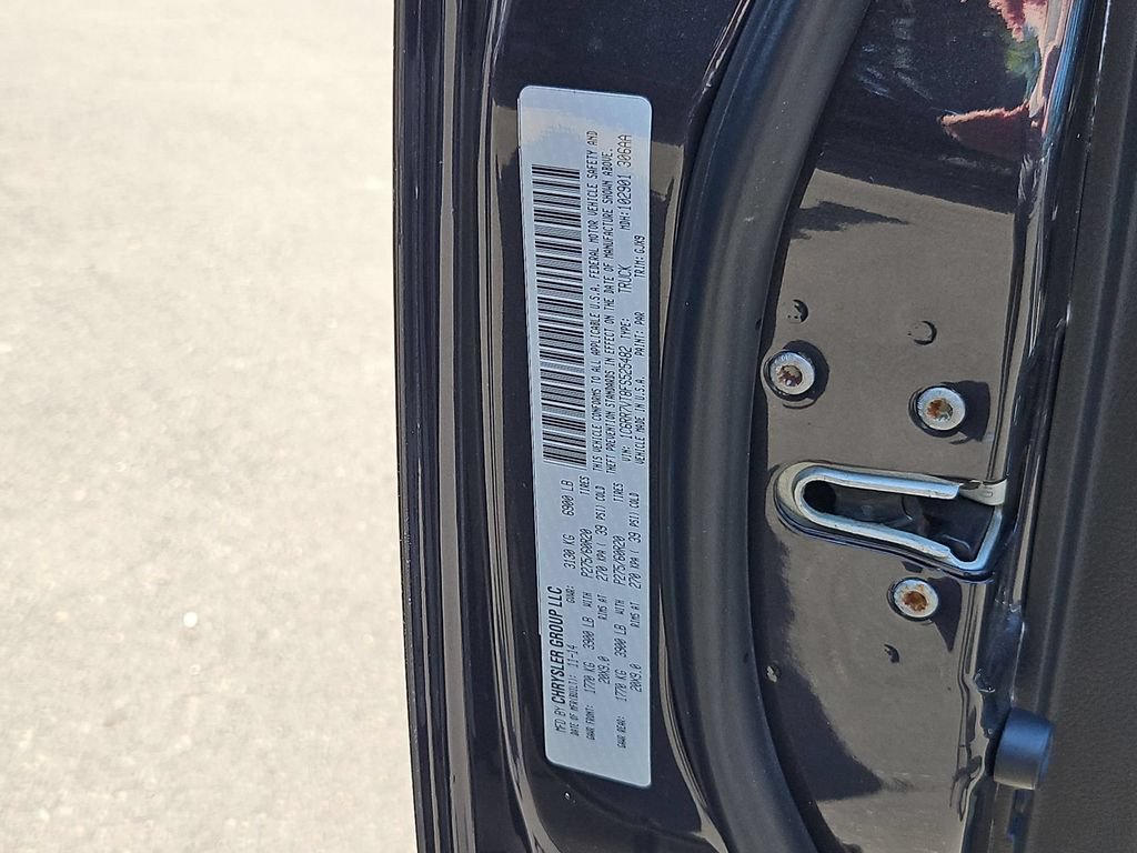 Used 2015 RAM 1500 Laramie w/ Convenience Group AWD/4WD image 29