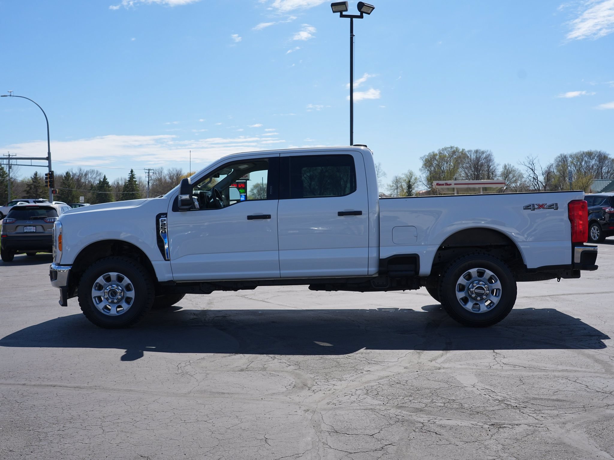 Used 2023 Ford F250 XLT AWD/4WD image 7