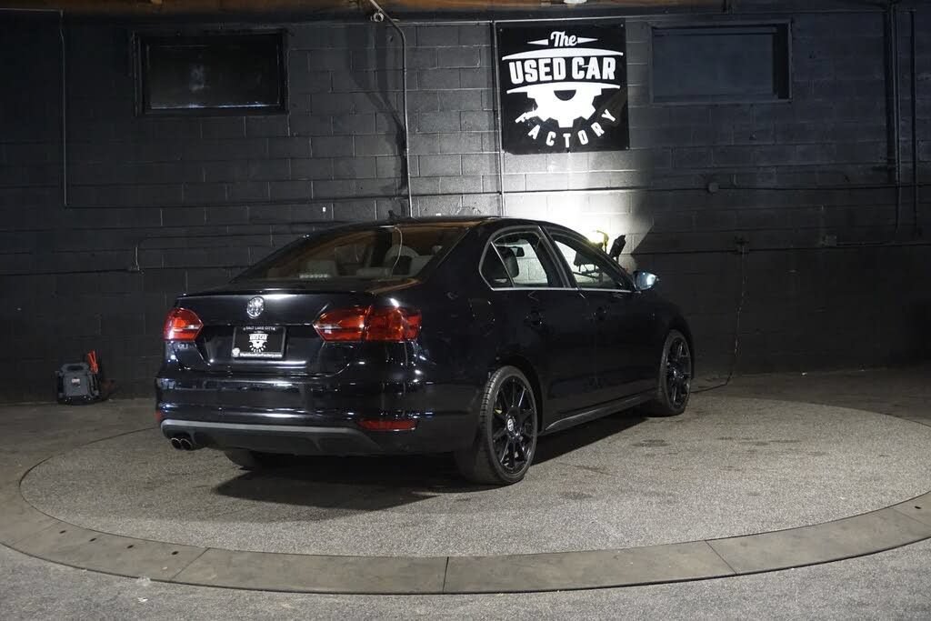 Used 2012 Volkswagen Jetta GLI FWD image 6