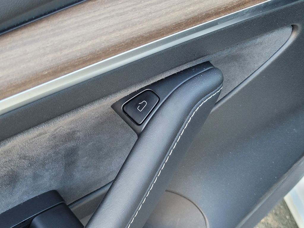 Used 2022 Tesla Model 3 Long Range image 17