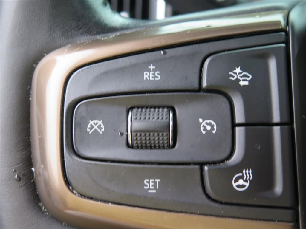 Used 2022 Chevrolet Silverado 2500 High Country w/ Z71 Off-Road Package image 13