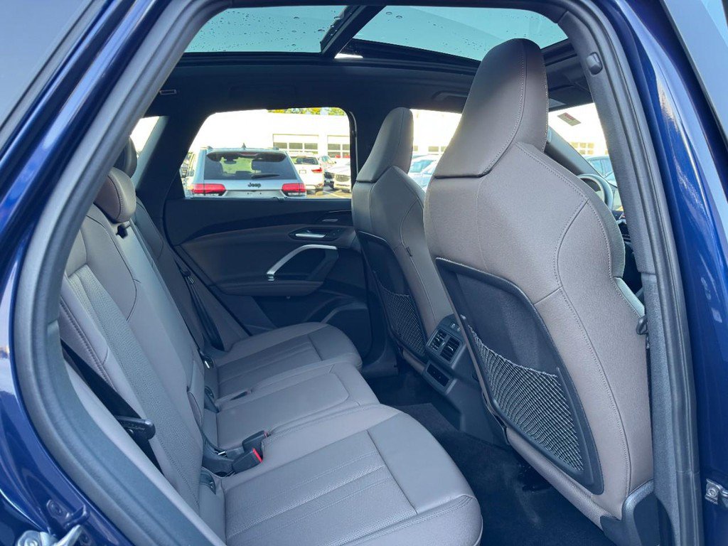 Used 2025 Audi Q5 Premium Plus AWD/4WD image 10