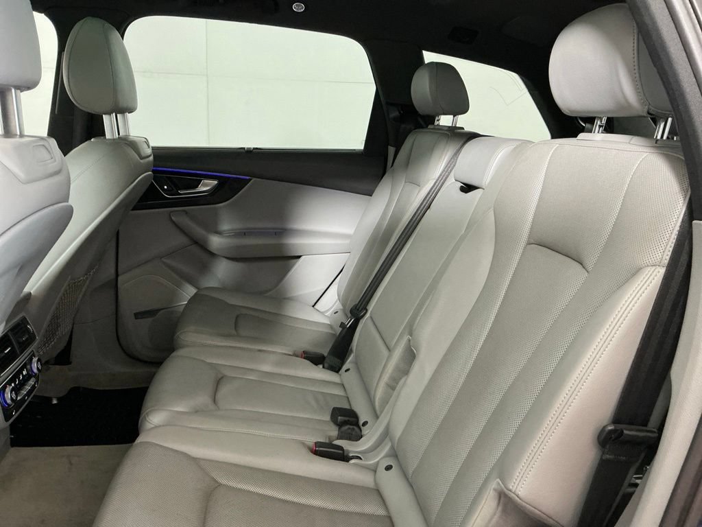 Used 2018 Audi Q7 3.0T Prestige w/ Prestige Package AWD/4WD image 27