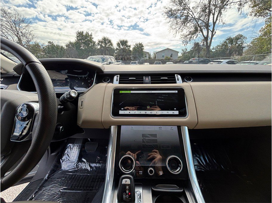 Used 2020 Land Rover Range Rover Sport SE image 11