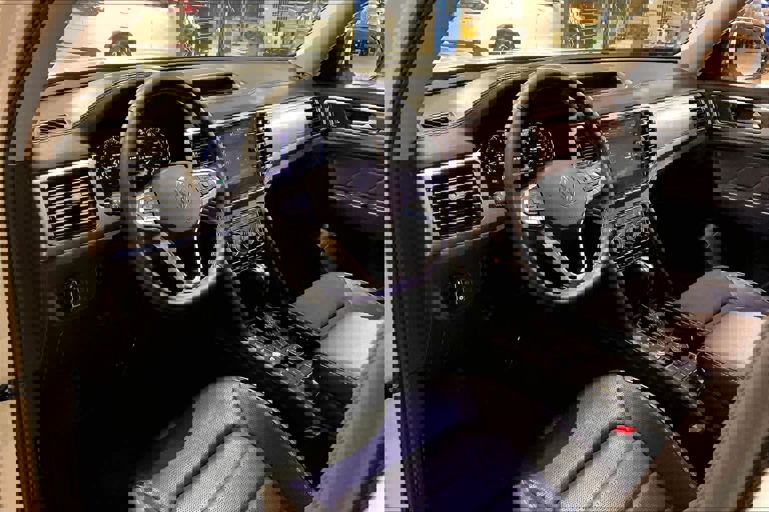 Used 2021 Volkswagen Atlas SEL Premium image 16