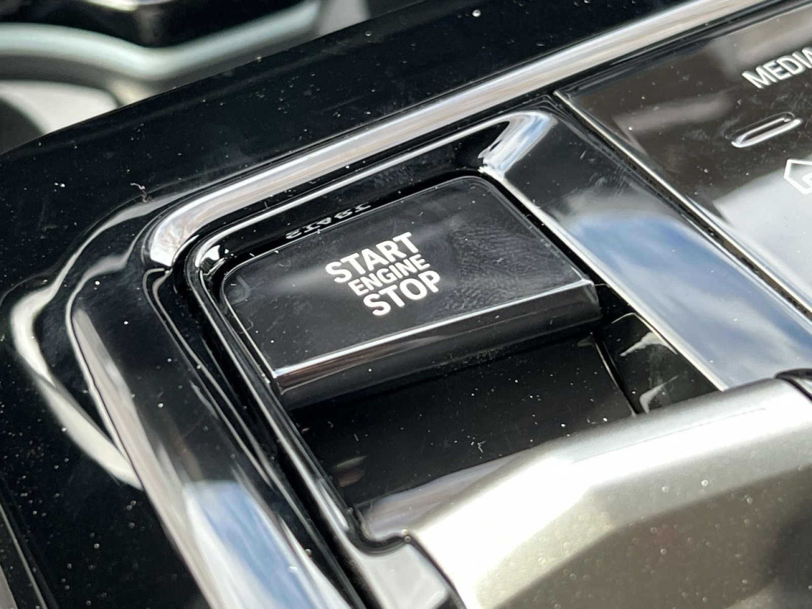 Certified 2025 BMW 530i xDrive w/ Premium Package image 28