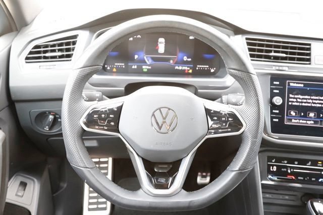 Used 2024 Volkswagen Tiguan SE R-Line w/ MDO Package, Two-Row AWD/4WD image 19