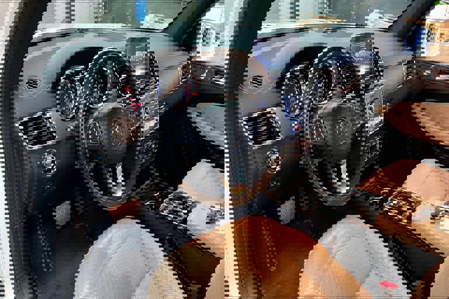 Used 2017 Mercedes-Benz GLS 550 4MATIC image 16