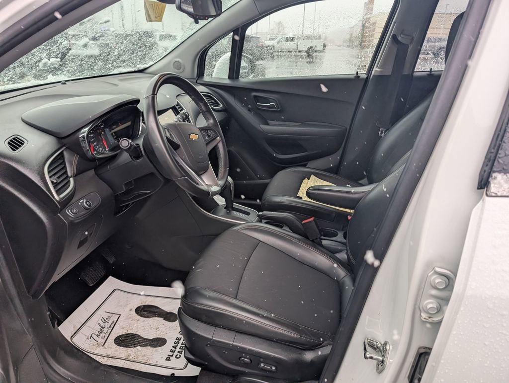 Used 2018 Chevrolet Trax LT w/ LT Convenience Package image 13