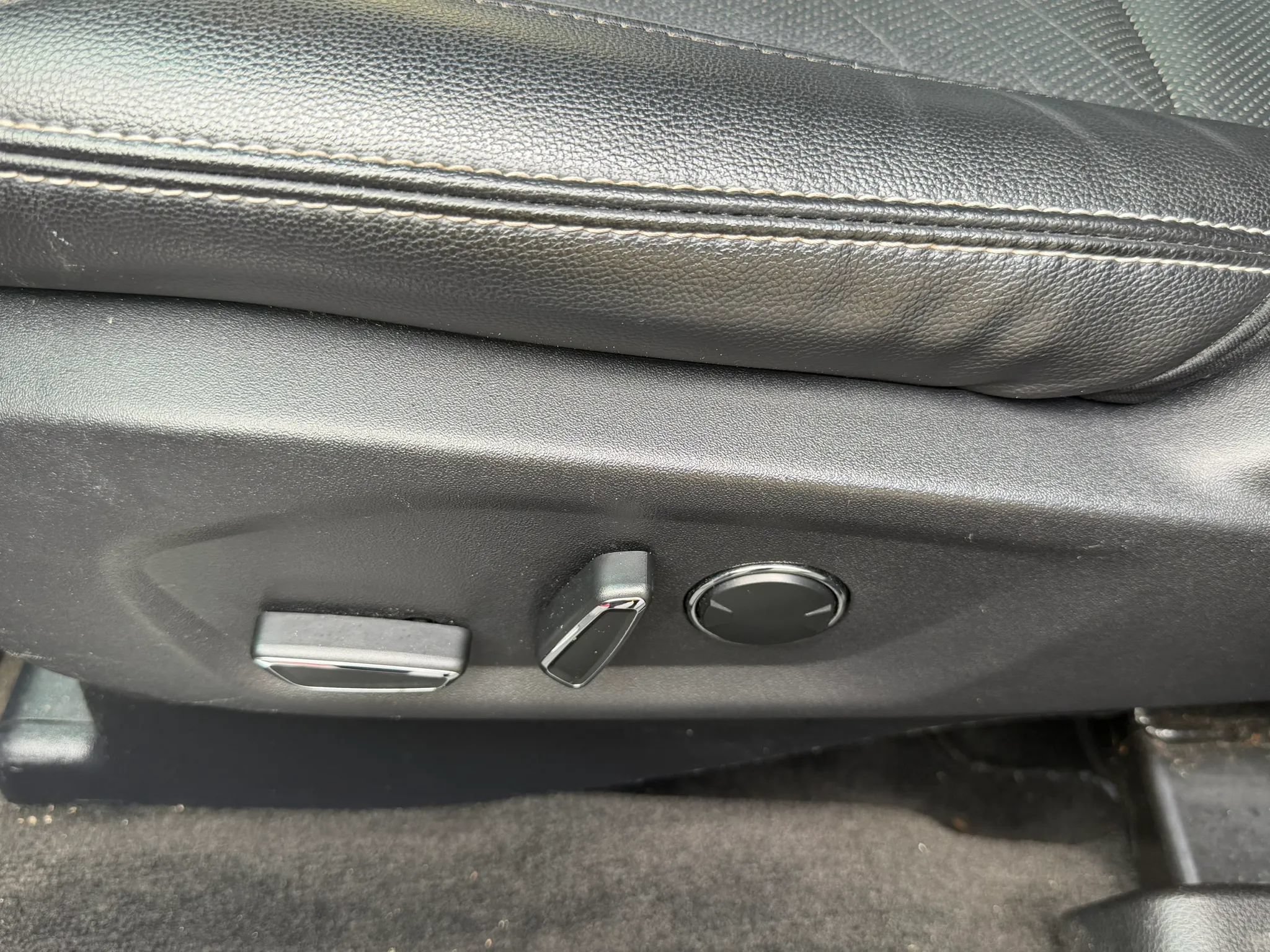 Used 2017 Ford Explorer Limited FWD image 24