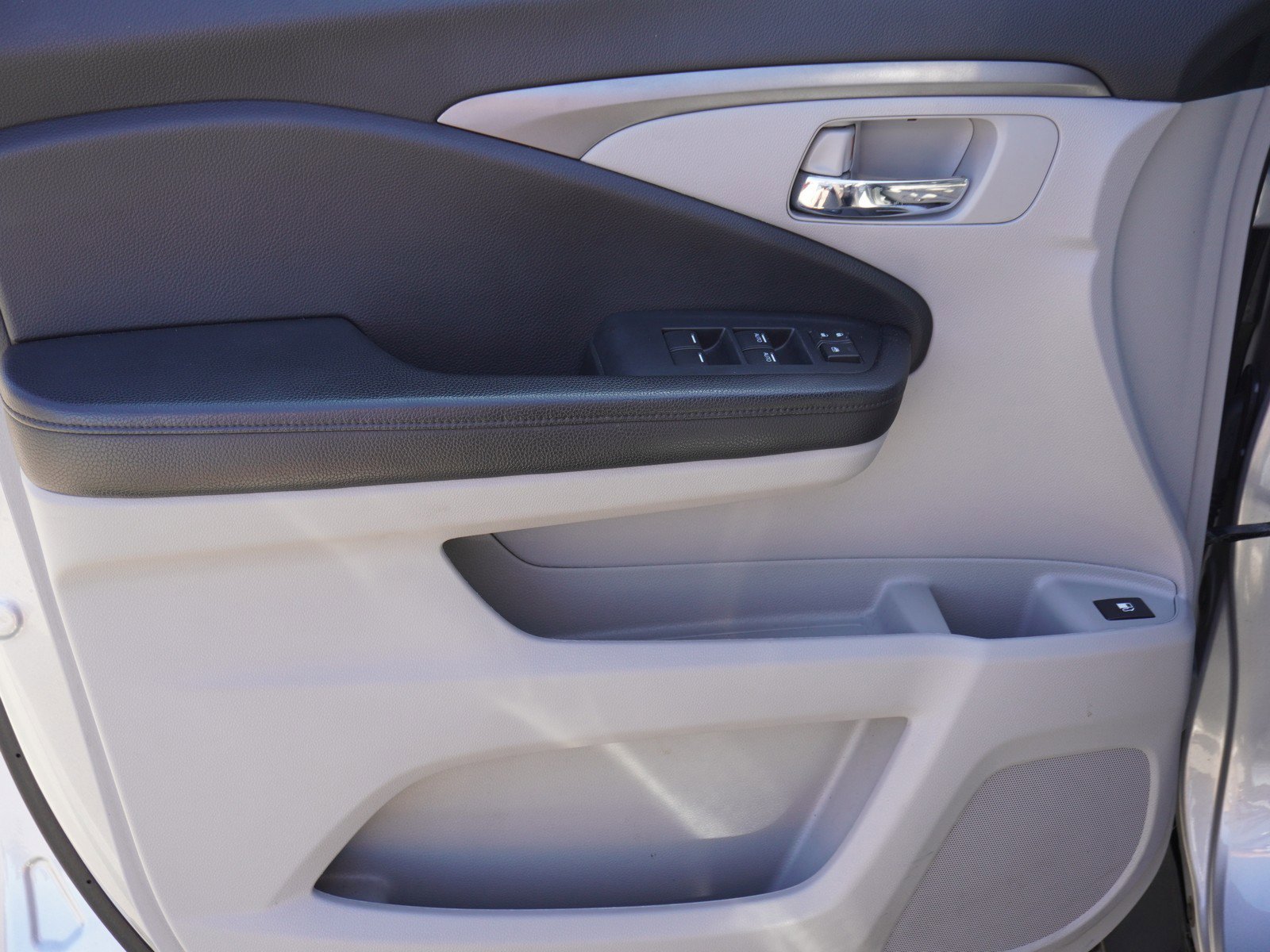 Used 2021 Honda Pilot EX image 18