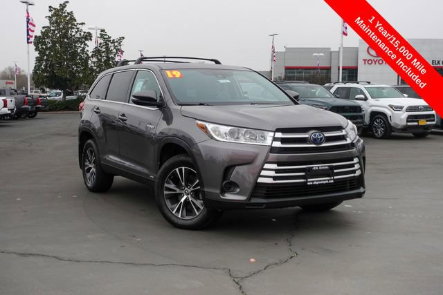 Used 2019 Toyota Highlander LE image 2