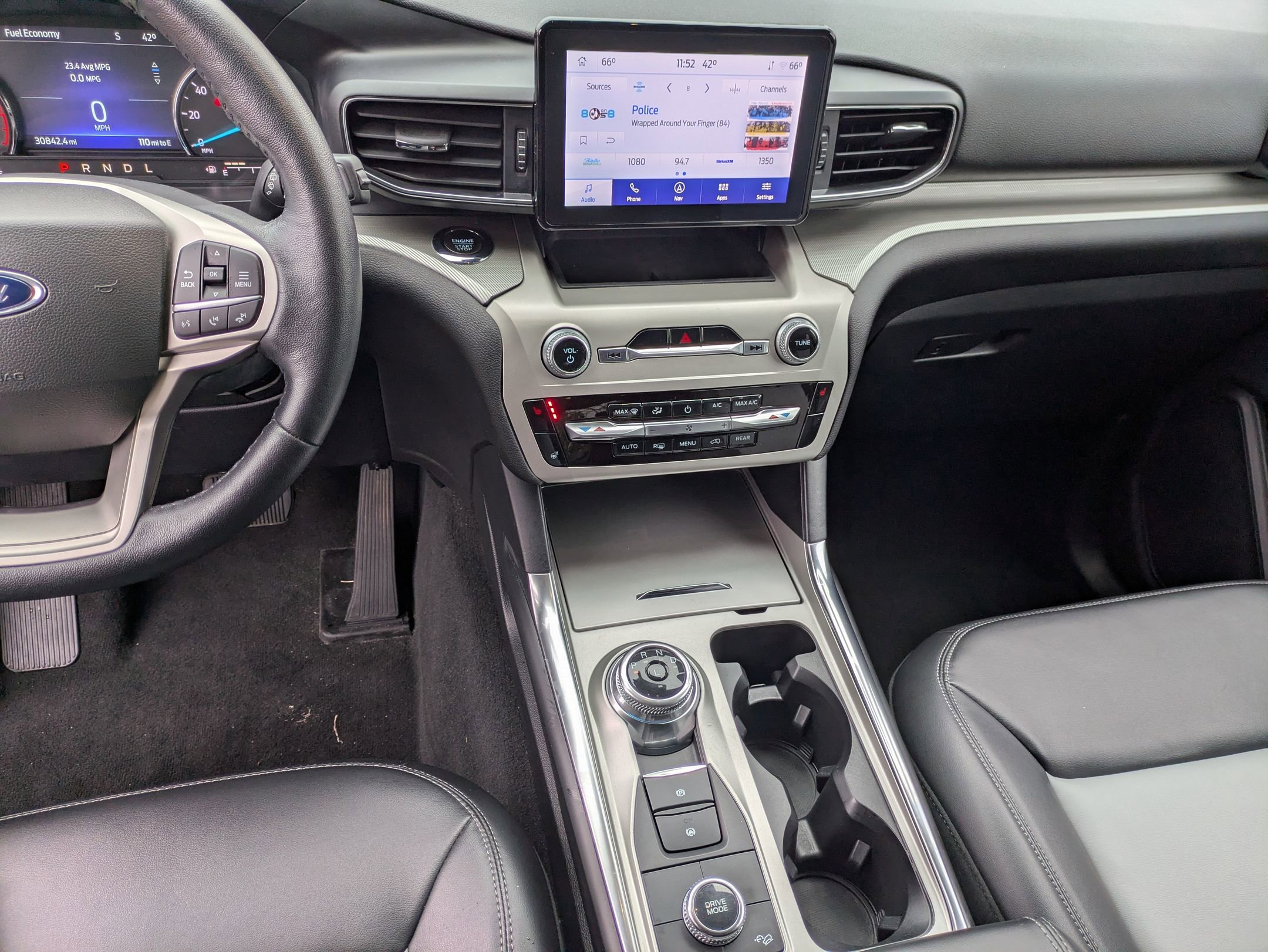 Certified 2022 Ford Explorer XLT w/ Equipment Group 202A image 22