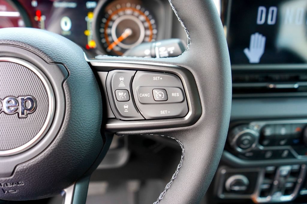 New 2026 Jeep Gladiator Sport AWD/4WD image 13