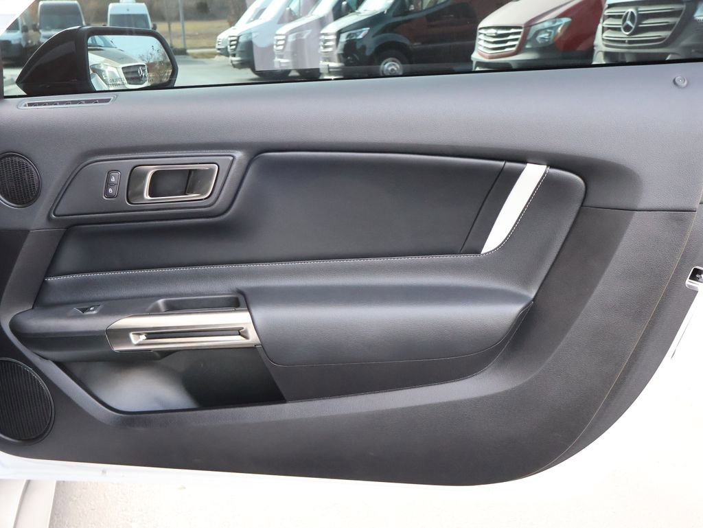 Used 2022 Ford Mustang Shelby GT500 w/ Technology Package image 16