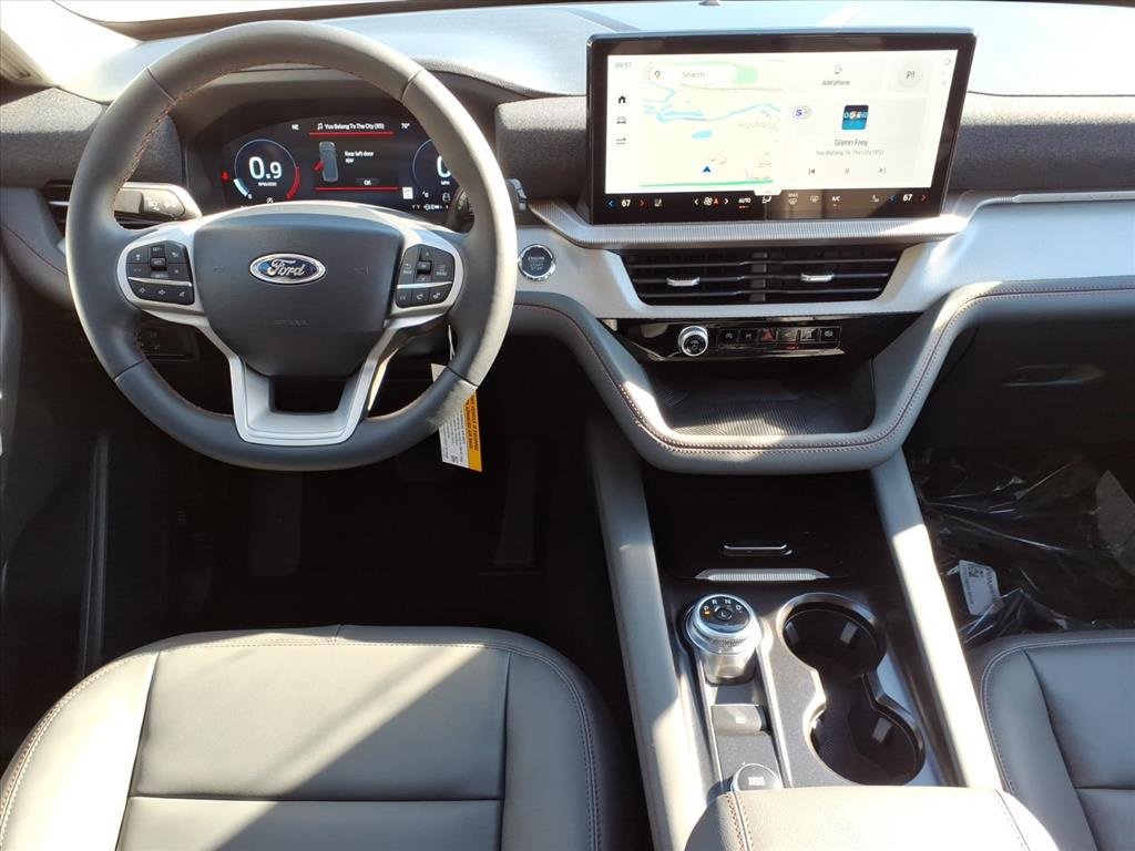 New 2025 Ford Explorer Active image 17