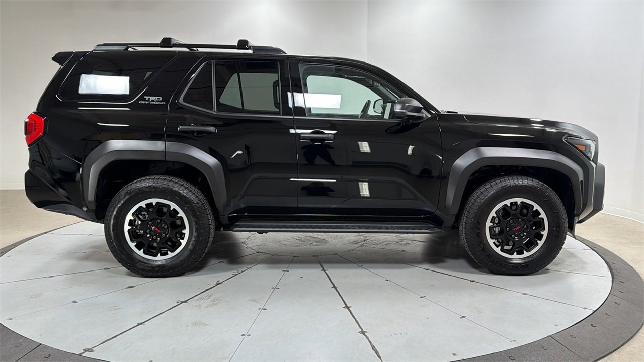 Certified 2025 Toyota 4Runner TRD Off-Road Premium image 6