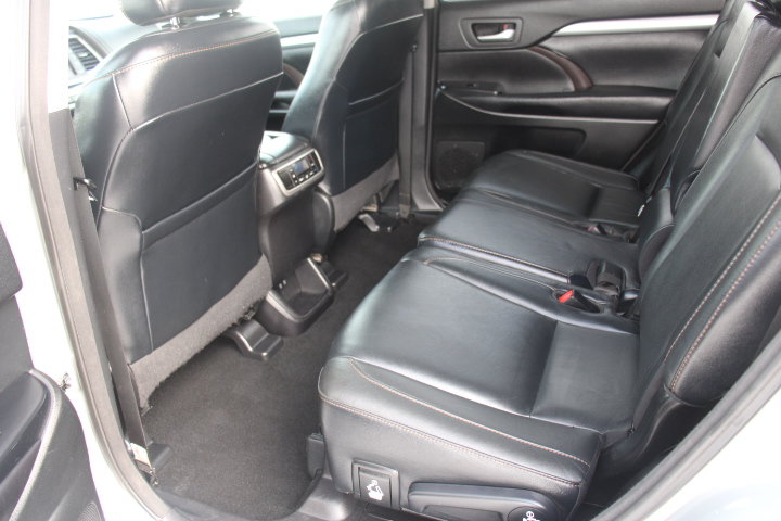 Used 2017 Toyota Highlander XLE AWD/4WD image 15