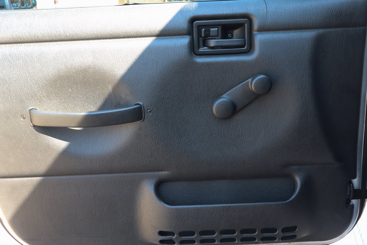 Used 2005 Jeep Wrangler Unlimited AWD/4WD image 18