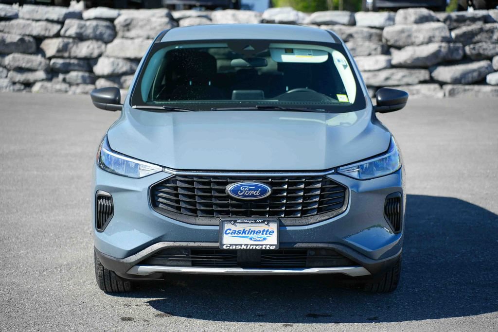 Used 2023 Ford Escape Active AWD/4WD image 2