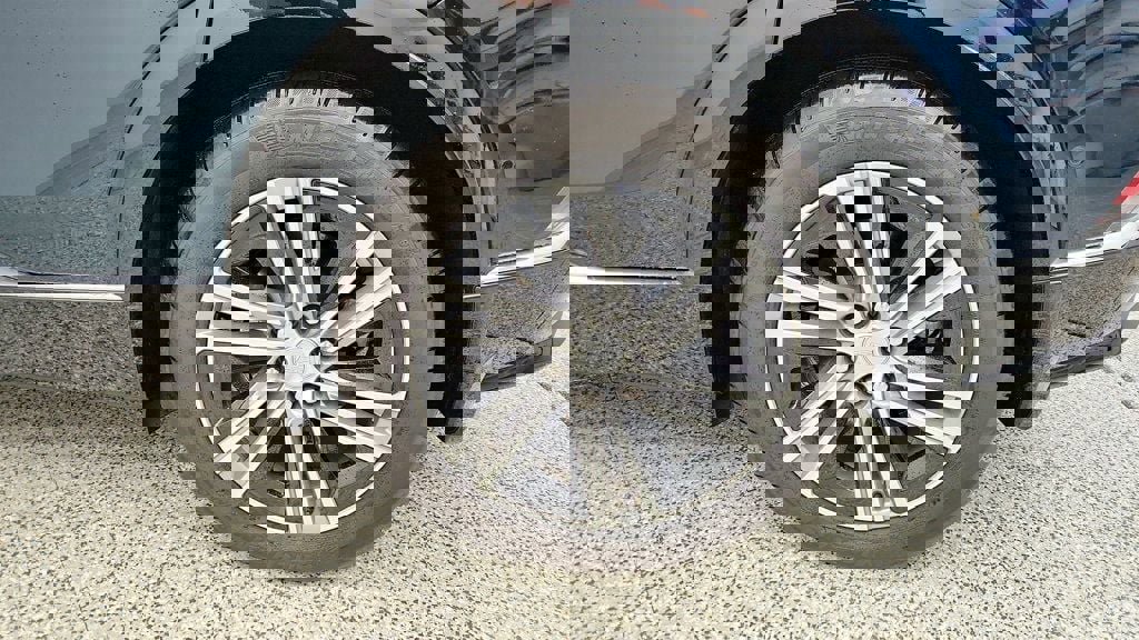 Used 2024 Cadillac Lyriq Luxury image 9