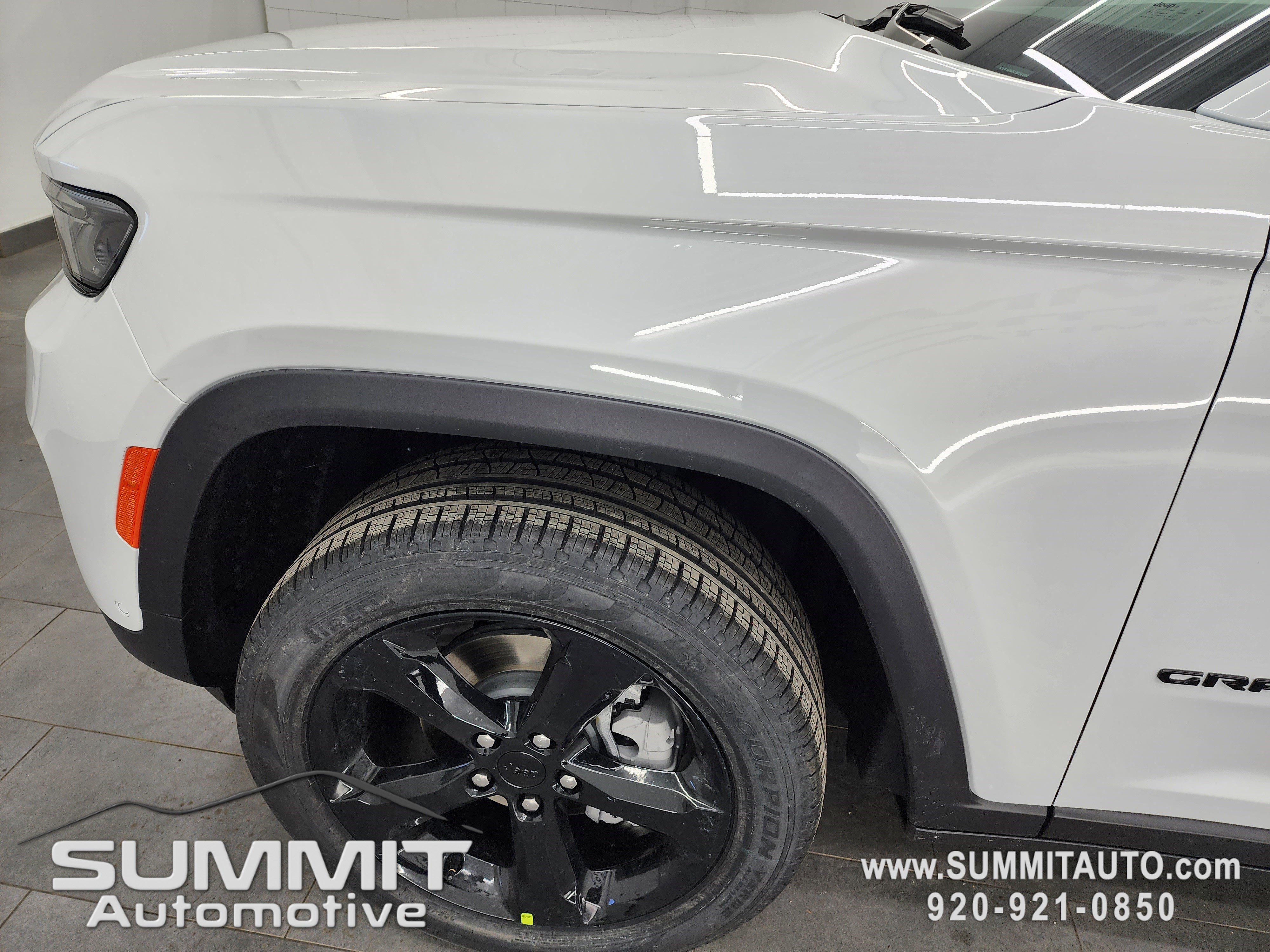 New 2025 Jeep Grand Cherokee Limited w/ Luxury Tech Group II image 38