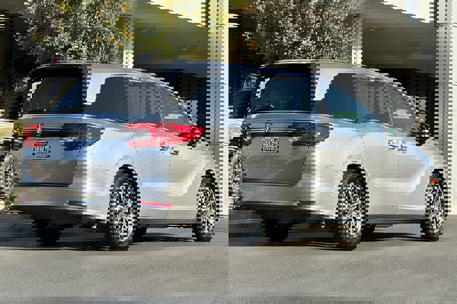 Used 2023 Honda Odyssey EX-L image 4